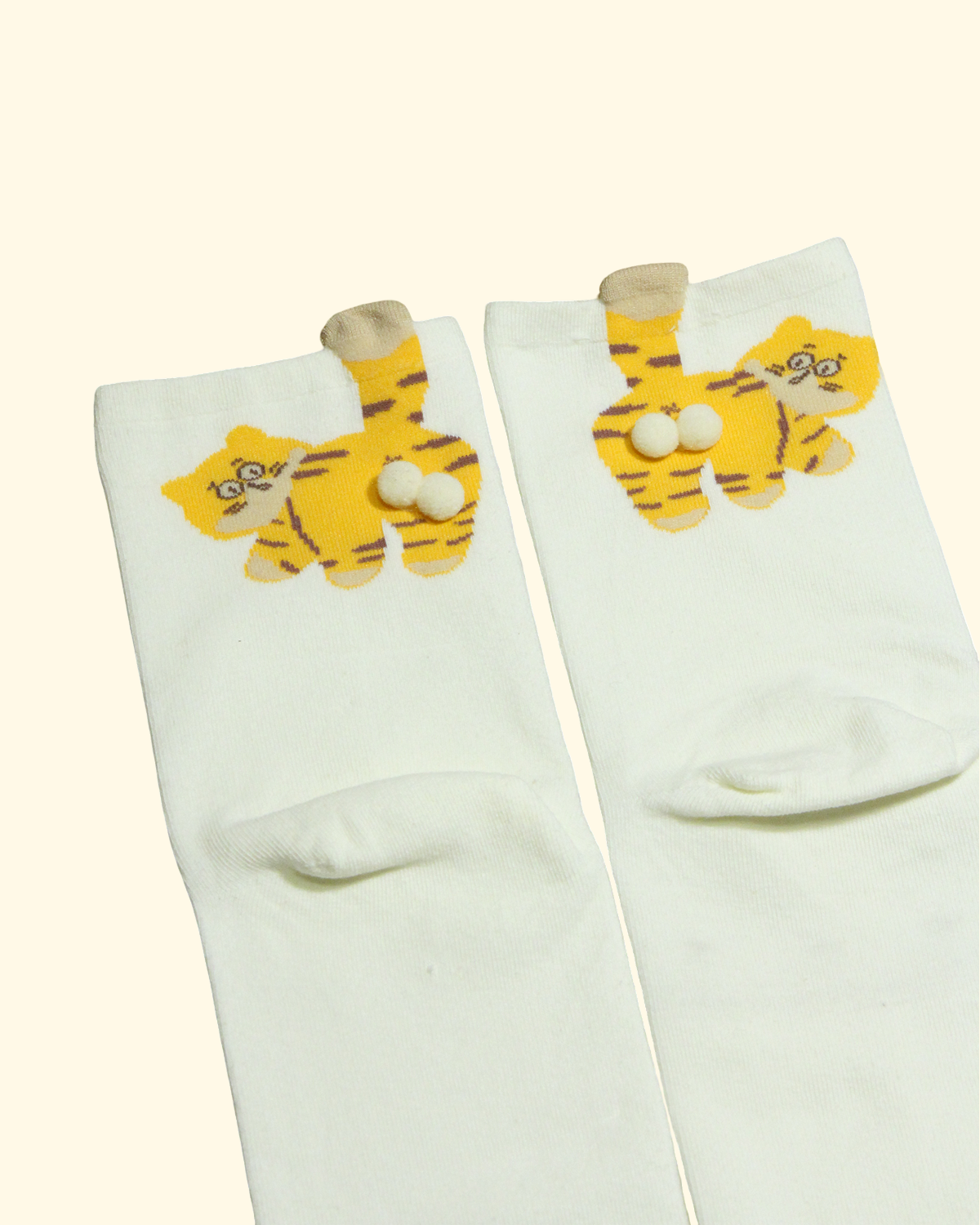 cat balls white 02 cat balls white 02